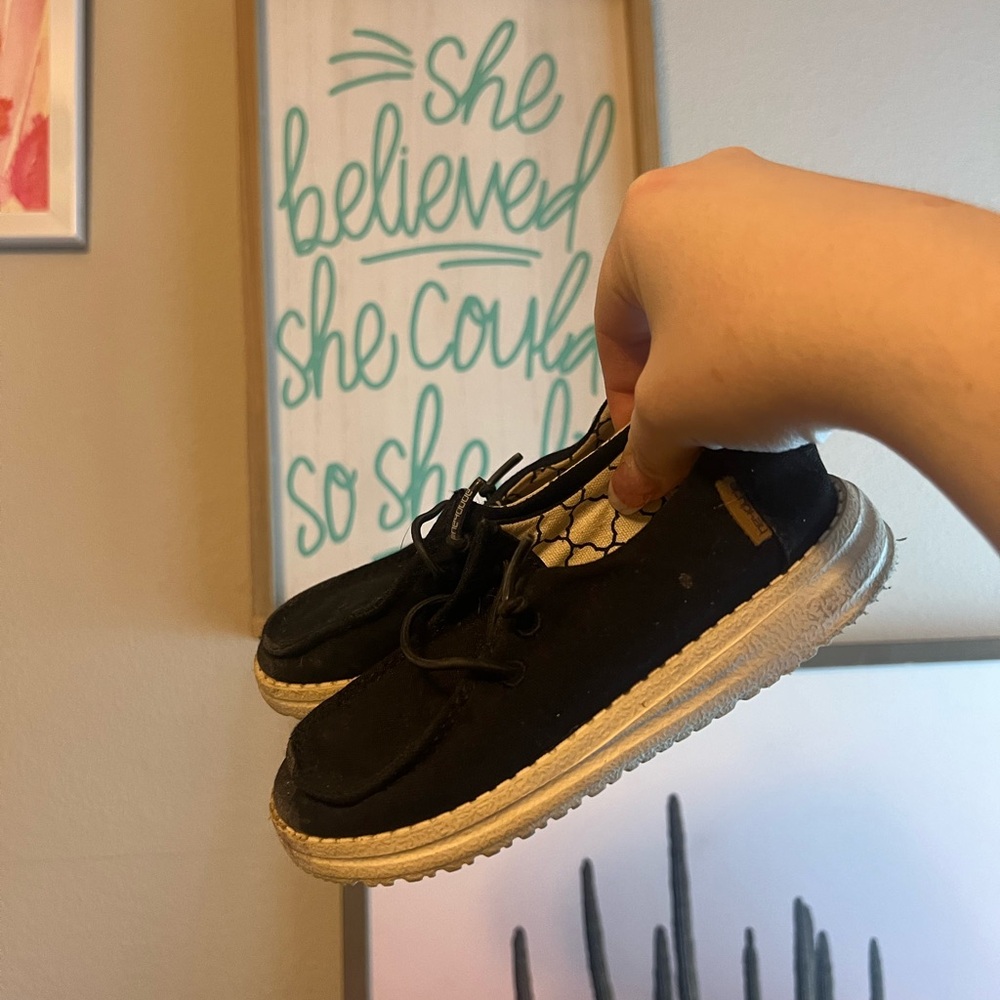 hey dude shoes